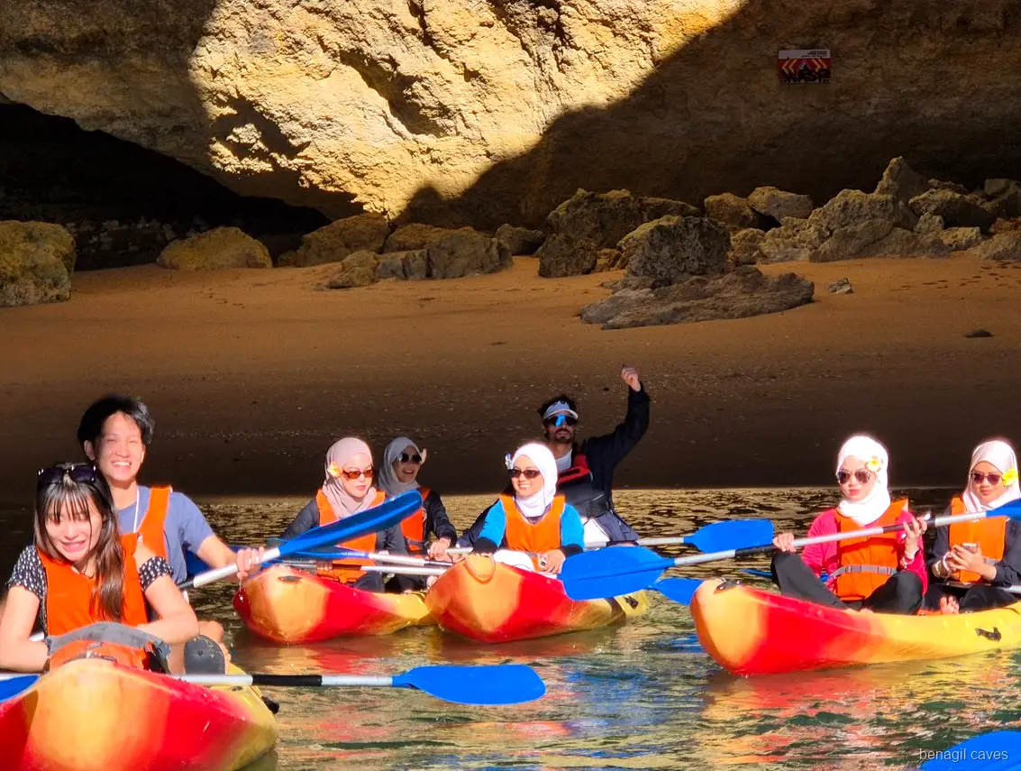 Zwemstop bij Praia da Marinha tijdens de Benagil Grotten Kajaktocht