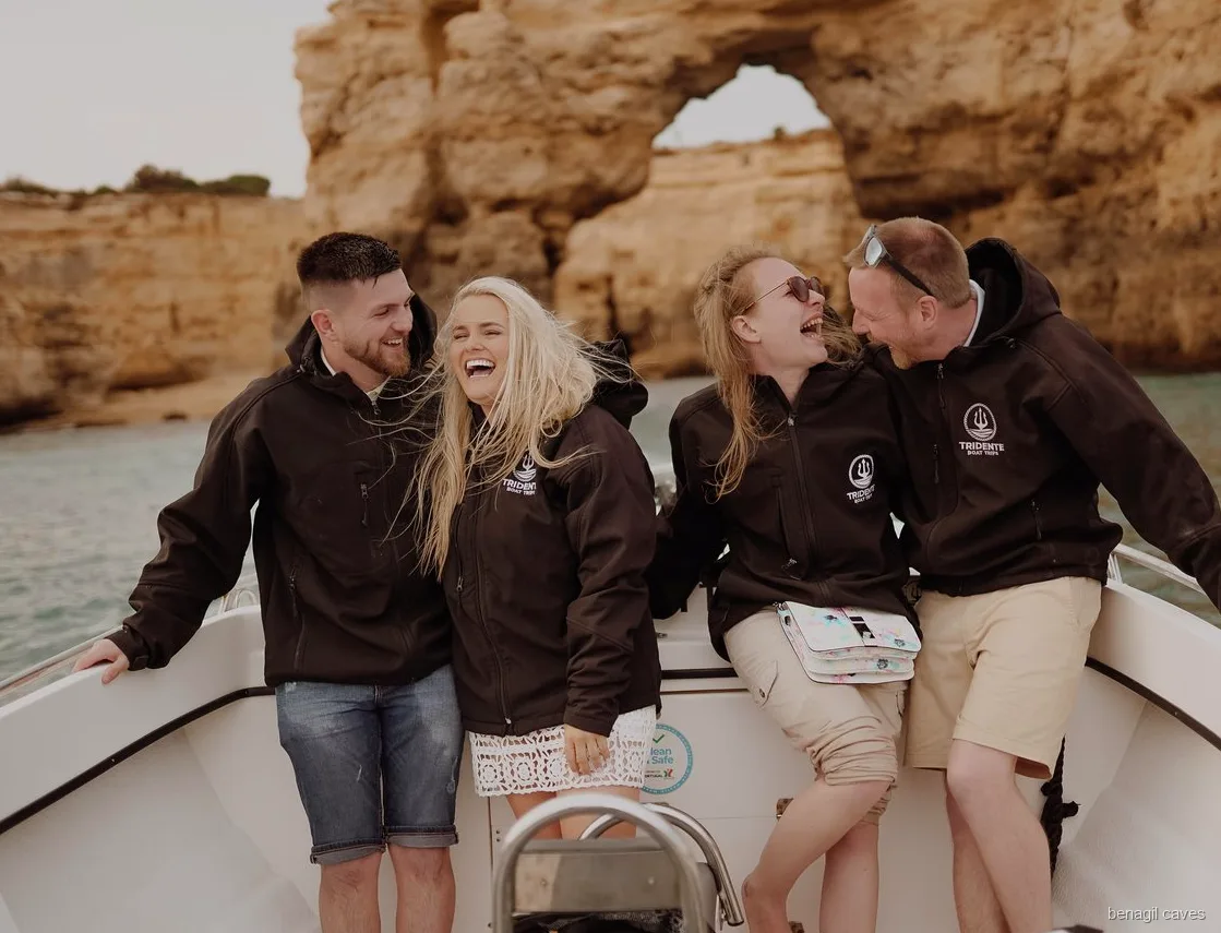 Algar de Benagil vu depuis l'excursion en bateau au départ d'Armação de Pêra